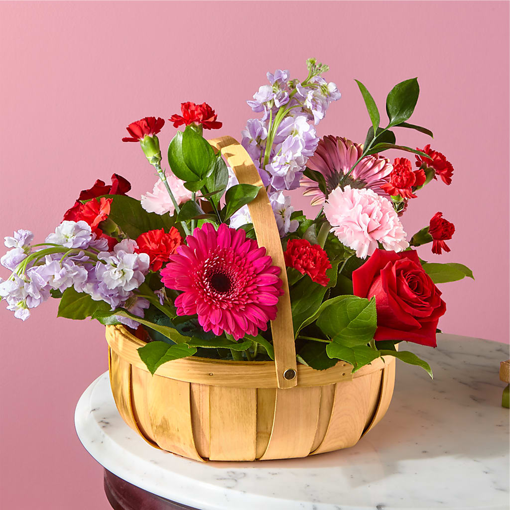 Pink Picnic Basket – Ellijay Florist And Gifts, Ellijay GA