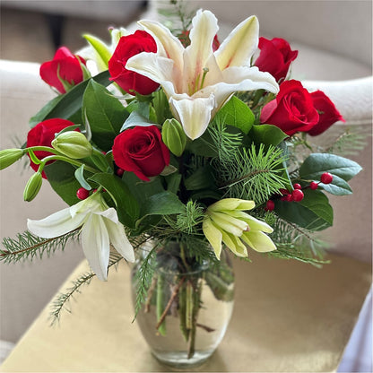 Sparkling Snowflakes Bouquet –  Ellijay Florist And Gifts, Ellijay GA