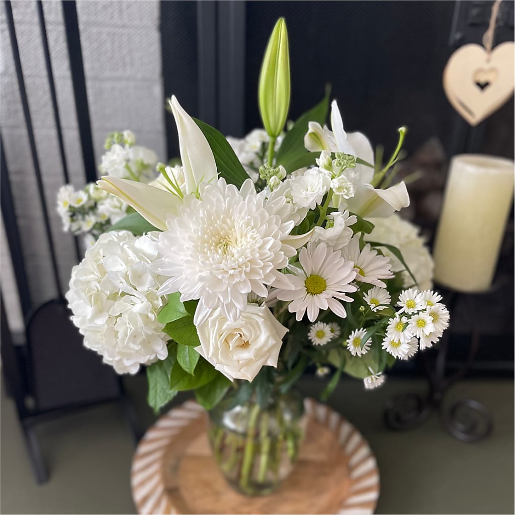 Classic Ivory – A Florist Original –  Ellijay Florist And Gifts, Ellijay GA
